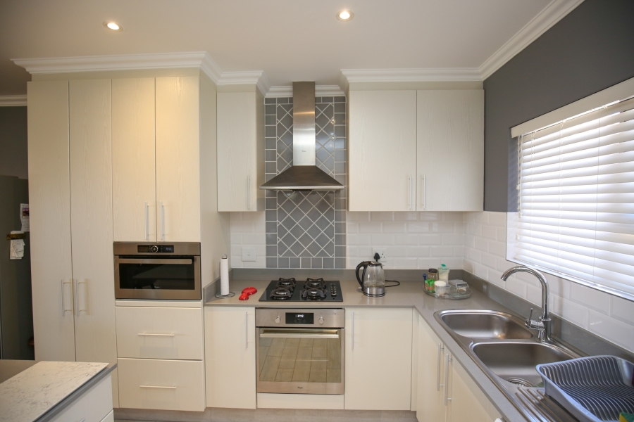 3 Bedroom Property for Sale in The Hill Western Cape